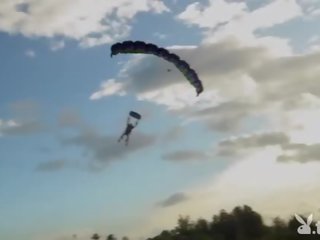 Badass magnificent babes sky diving a mať zábava