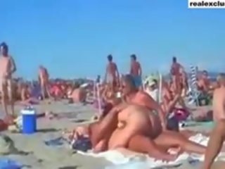 Öffentlich nackt strand swinger sex film film im sommer 2015