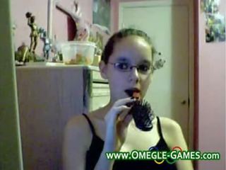 Omegle camgirl koos prillidega